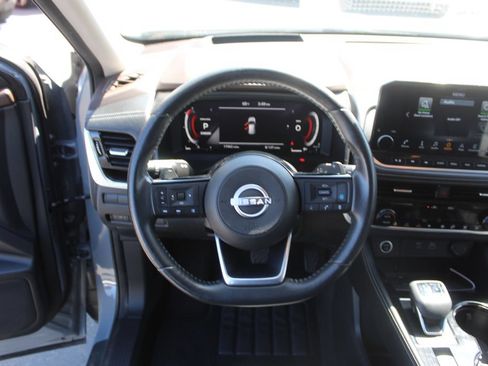 Used 2023 Nissan Rogue Platinum w/ Platinum Premium Package FWD image 18