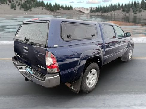 Used 2012 Toyota Tacoma 4x4 Double Cab w/ SR5 Pkg image 3