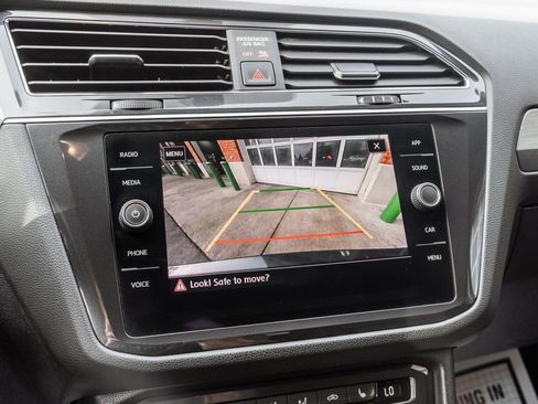 Used 2019 Volkswagen Tiguan SE image 9