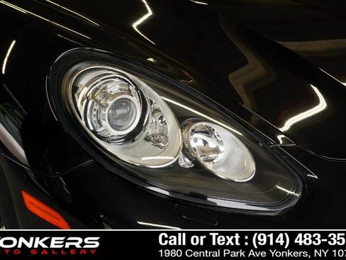 Used 2016 Porsche Panamera 4 Edition image 10