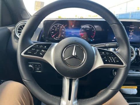 Used 2026 Mercedes-Benz GLB 250 image 25
