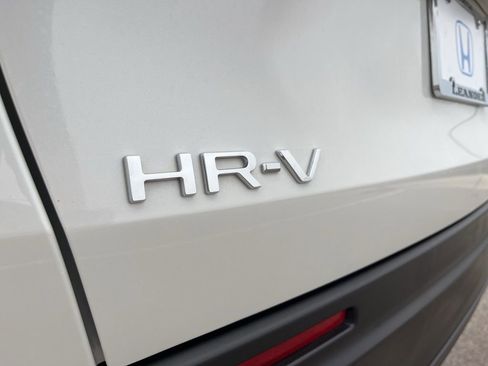 Used 2023 Honda HR-V LX image 8