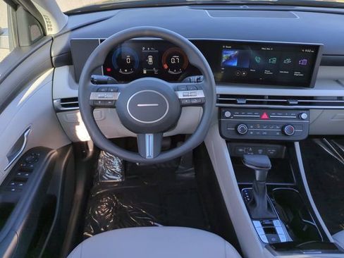 New 2026 Hyundai Tucson SE image 16