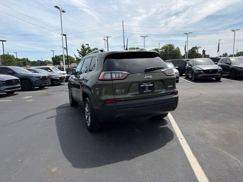 Used 2019 Jeep Cherokee Latitude Plus w/ Comfort/Convenience Group AWD/4WD image 13