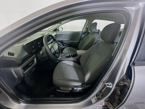 Used 2025 Kia K4 LXS image 13