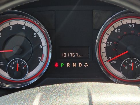 Used 2019 Dodge Grand Caravan SXT image 11