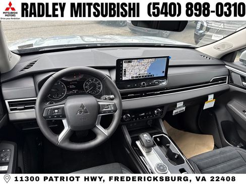 New 2026 Mitsubishi Outlander SE image 14