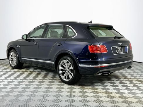 Used 2019 Bentley Bentayga image 3