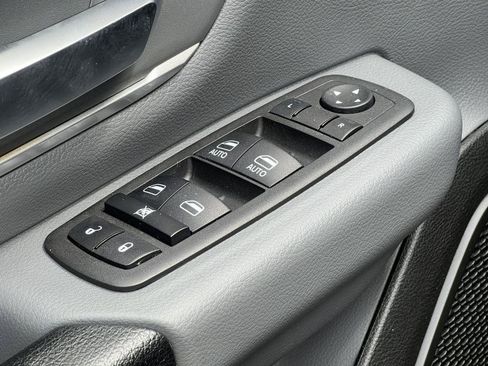Used 2022 RAM 1500 Big Horn AWD/4WD image 14