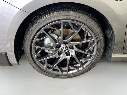 Used 2025 Toyota Camry SE w/ Convenience Package image 14