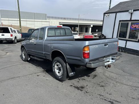 Used 1998 Toyota Tacoma 4x4 Xtracab V6 image 3