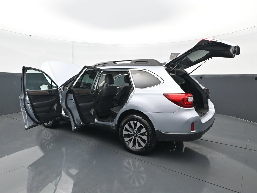 Used 2017 Subaru Outback 3.6R Limited AWD/4WD image 32