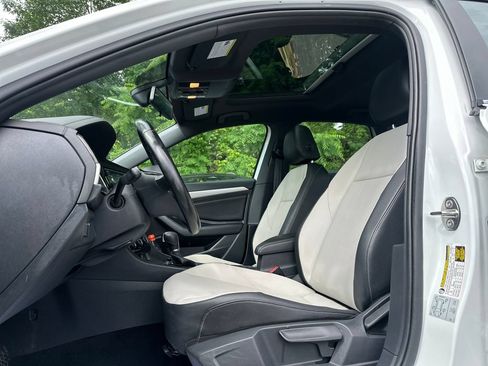 Used 2019 Volkswagen Jetta R-Line FWD image 8