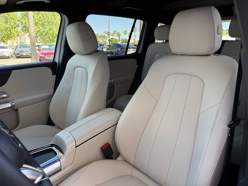 New 2026 Mercedes-Benz GLB 250 4MATIC image 12