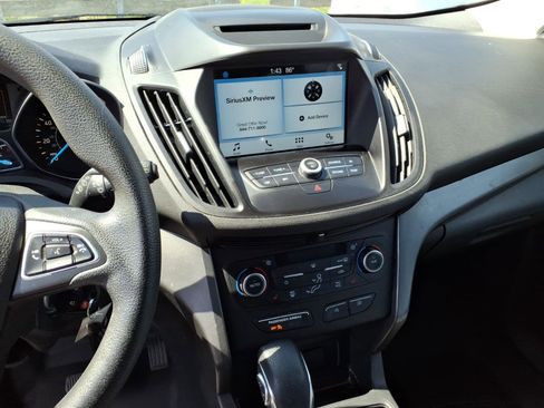 Used 2018 Ford Escape SE w/ SE Sync 3 Package AWD/4WD image 9
