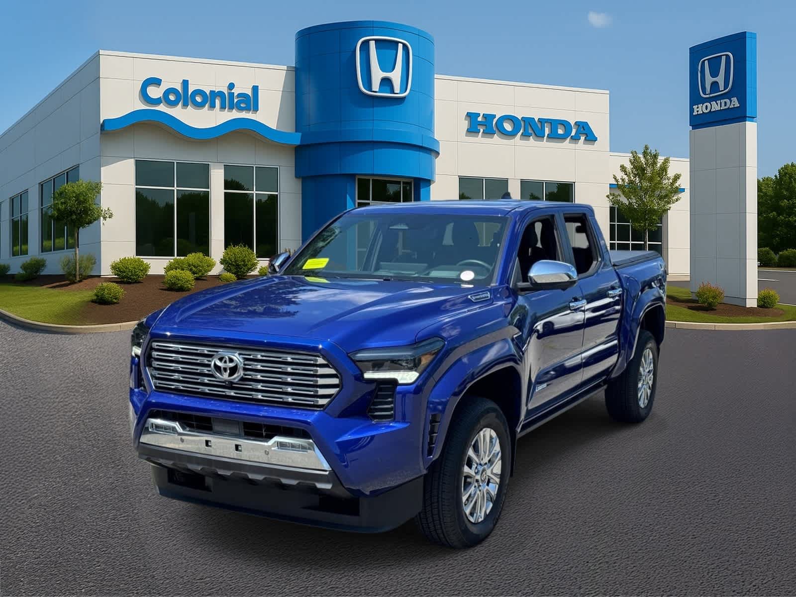 Used 2025 Toyota Tacoma Limited AWD/4WD image 1