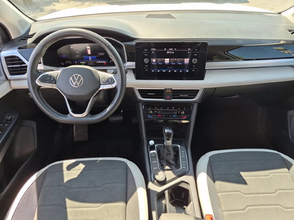 Used 2025 Volkswagen Taos SE AWD/4WD image 26