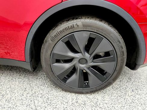 Used 2025 Tesla Model Y Long Range AWD/4WD image 9