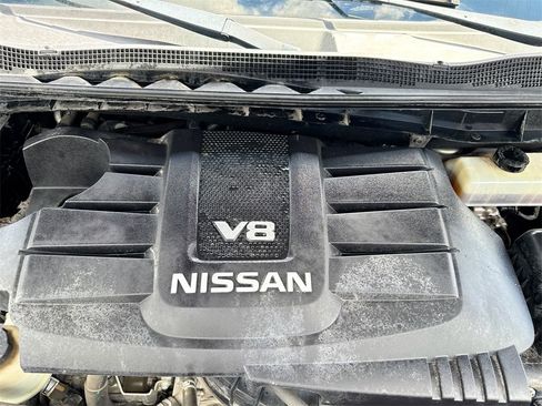 Used 2019 Nissan Titan SV w/ SV Convenience Package image 31