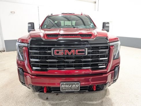 Used 2024 GMC Sierra 2500 AT4 w/ Technology Package AWD/4WD image 8