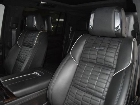 Used 2023 Cadillac Escalade ESV Sport Platinum w/ Heavy-Duty Trailer Package AWD/4WD image 44