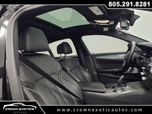 Used 2019 BMW M550i xDrive image 11