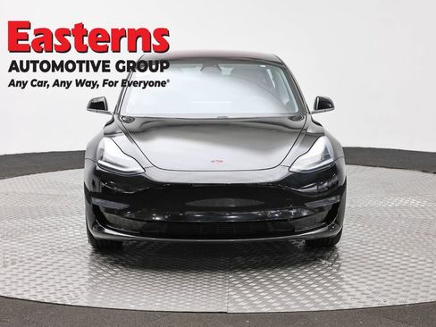 Used 2018 Tesla Model 3 Mid Range RWD image 2
