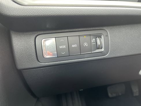 Used 2026 Chevrolet Traverse LT w/ Sun and Wheel Package image 23