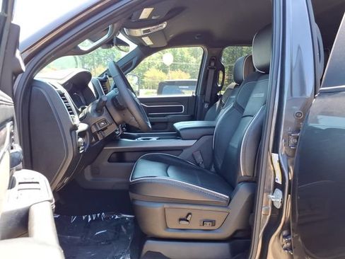 Used 2025 RAM 2500 Laramie AWD/4WD image 15