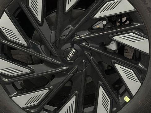 New 2026 Lincoln Nautilus Reserve image 5