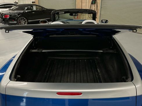 Used 2006 Chevrolet SSR w/ Preferred Equipment Group image 16