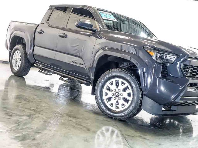 Used 2024 Toyota Tacoma SR5 AWD/4WD image 5