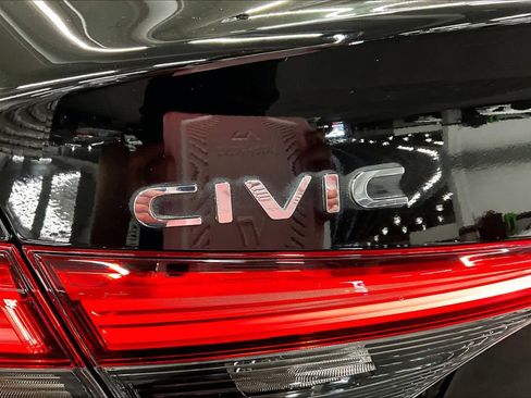 Used 2023 Honda Civic EX image 9