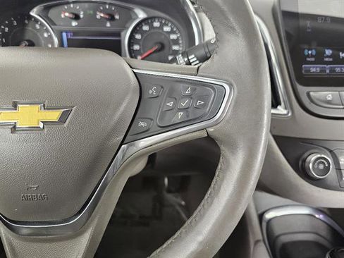 Used 2018 Chevrolet Malibu LT image 29