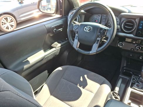 Used 2018 Toyota Tacoma TRD Sport RWD image 15