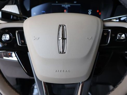 Used 2023 Lincoln Corsair AWD image 23