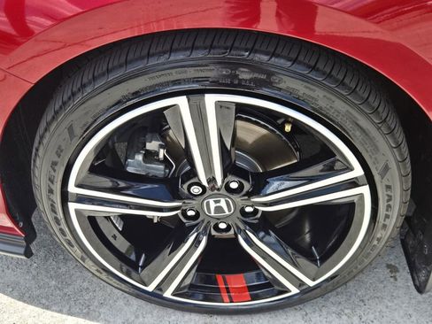 Used 2025 Honda Accord Sport image 9