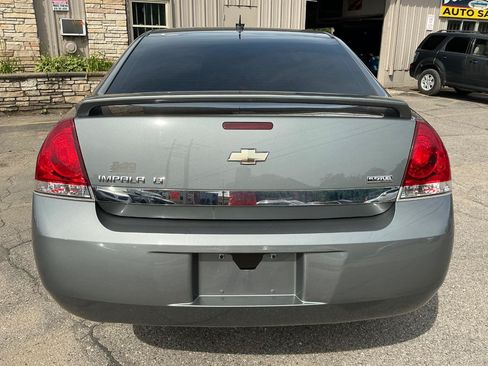 Used 2009 Chevrolet Impala LT FWD image 3