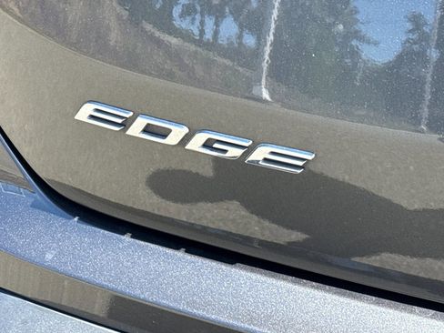 Used 2019 Ford Edge SEL w/ Equipment Group 201A FWD image 23