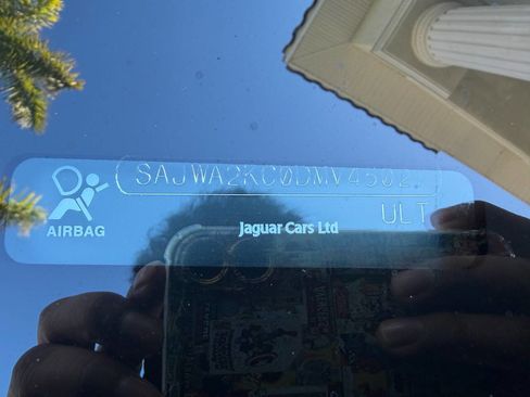 Used 2013 Jaguar XJ L Ultimate image 59