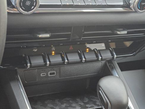 Used 2024 GMC Canyon Elevation w/ Trailering Package image 18