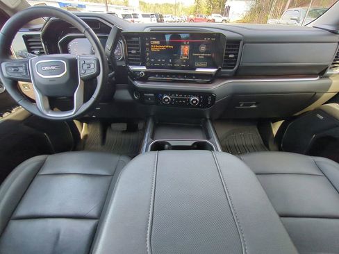 Used 2025 GMC Sierra 2500 SLT w/ SLT Premium Package image 18