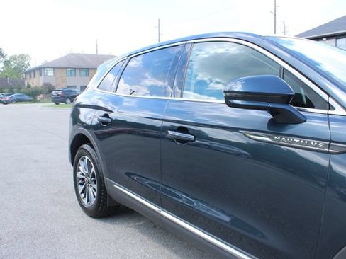 Used 2023 Lincoln Nautilus AWD w/ Premium Package image 47
