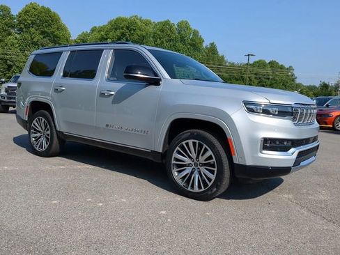 New 2023 Jeep Grand Wagoneer Series III AWD/4WD image 2