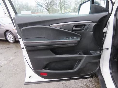 Certified 2022 Honda Pilot TrailSport image 17