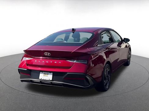 Used 2025 Hyundai Elantra SEL FWD image 14