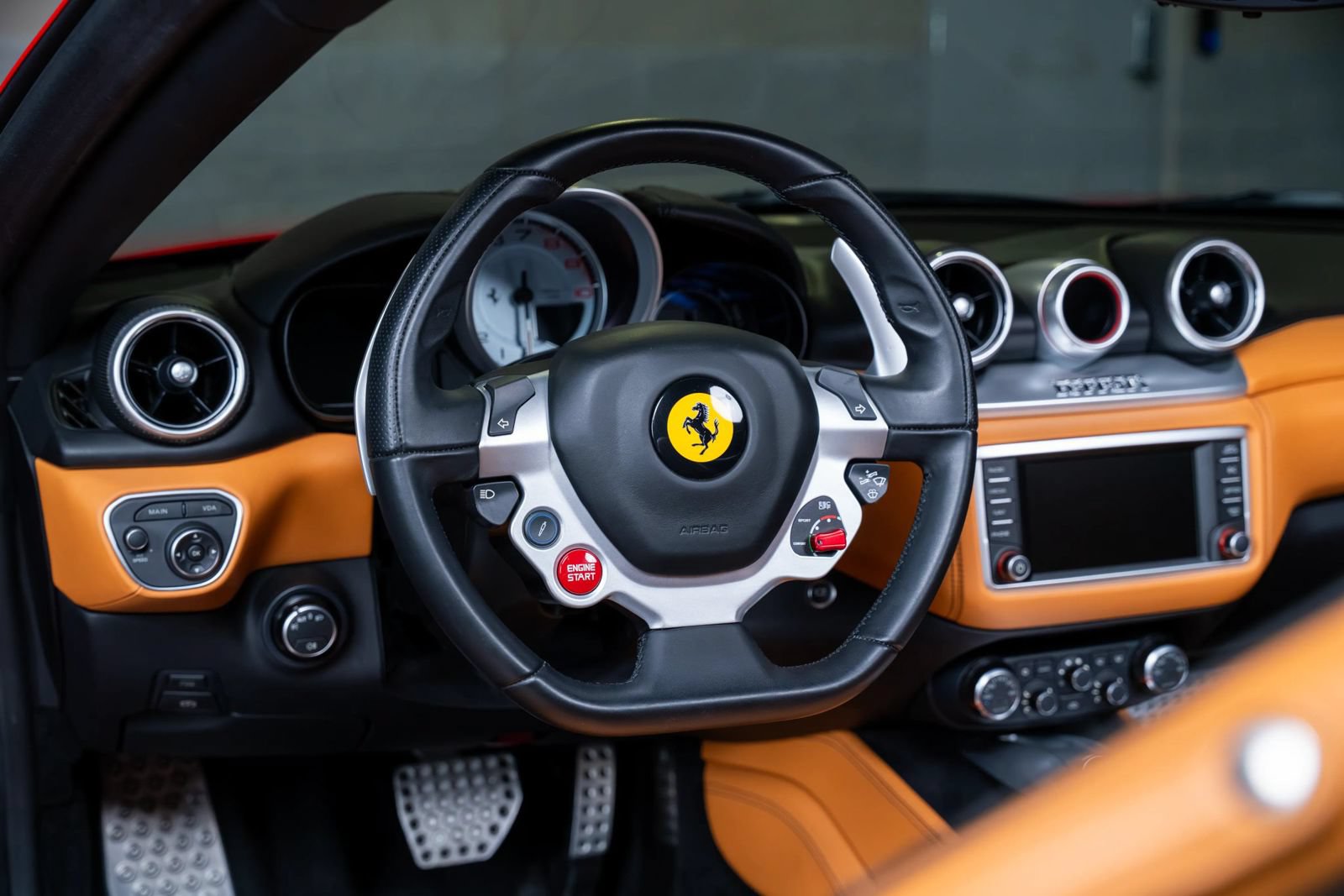 Used 2015 Ferrari California T RWD image 82