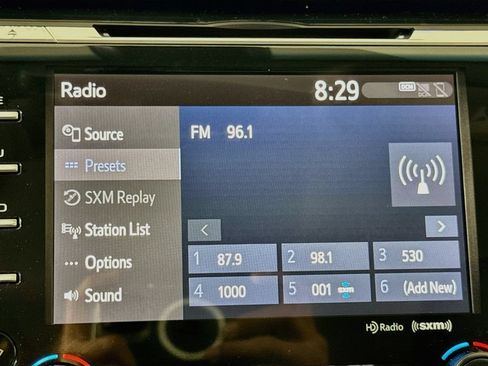 Used 2019 Toyota Camry XLE FWD image 29
