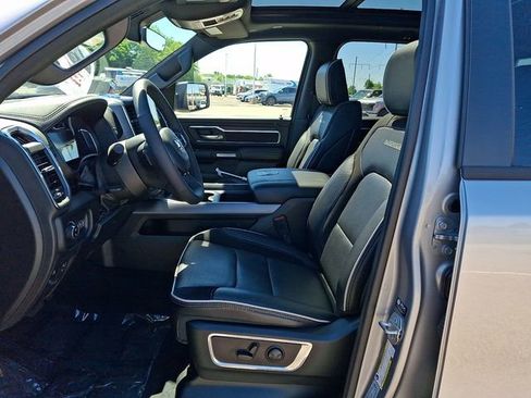 Used 2025 RAM 1500 Laramie AWD/4WD image 13