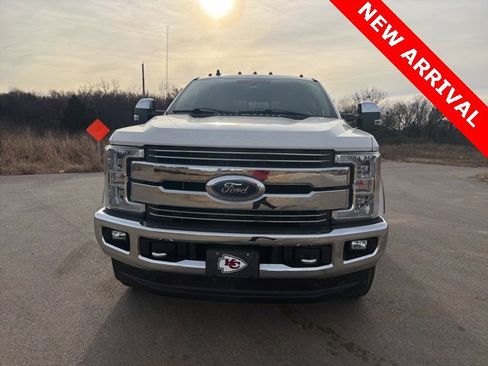 Used 2019 Ford F250 Lariat w/ Chrome Package image 8